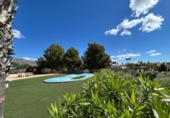 Chalet independiente con terreno en venta en Albatera ref: TR409201 foto