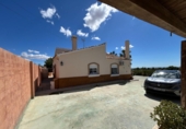 Chalet independiente con terreno en venta en Albatera ref: TR409201 foto