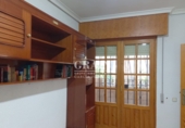Отдельно стоящий дом с участком на продажу в городе Альбасете. Фото