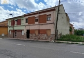 Дом с участком на продажу в городе San Andrés del Rabanedo Фото