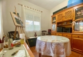 Отдельно стоящий дом с участком на продажу в городе Кордова Фото