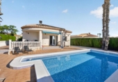 Chalet independiente con terreno en venta en la España, Orihuela, ref: TR409280 foto