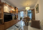 Отдельно стоящий дом с участком на продажу в городе Sant Feliu de Llobregat Фото