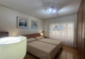 Отдельно стоящий дом с участком на продажу в городе Sant Feliu de Llobregat Фото
