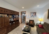 Отдельно стоящий дом с участком на продажу в городе Sant Feliu de Llobregat Фото