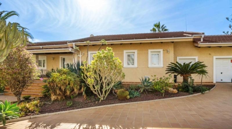Аликанте - Cabo Roig - 1425m2
