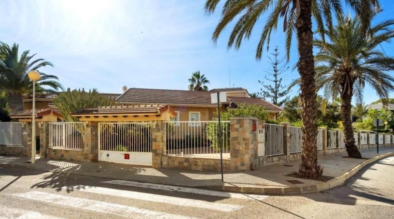 Аликанте - Cabo Roig - 1425m2