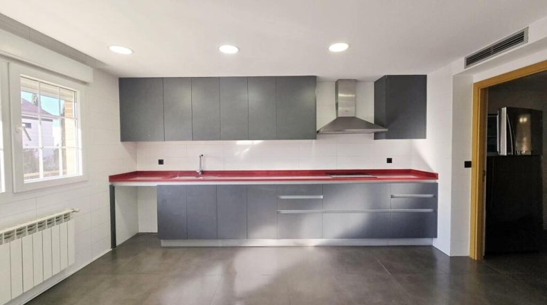 Community of Madrid - Villanueva de la Cañada - 390m2