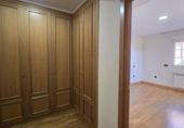 Таунхаус с участком на продажу в городе Villanueva de la Cañada. Фото