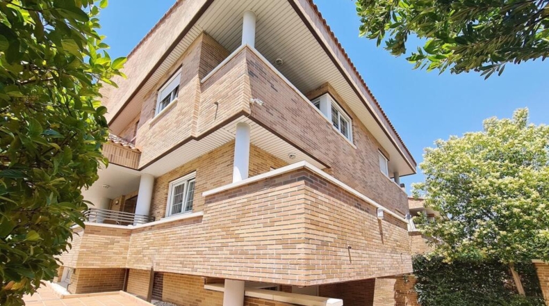 Community of Madrid - Villanueva de la Cañada - 390m2