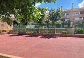 Таунхаус с участком на продажу в городе Villanueva de la Cañada. Фото
