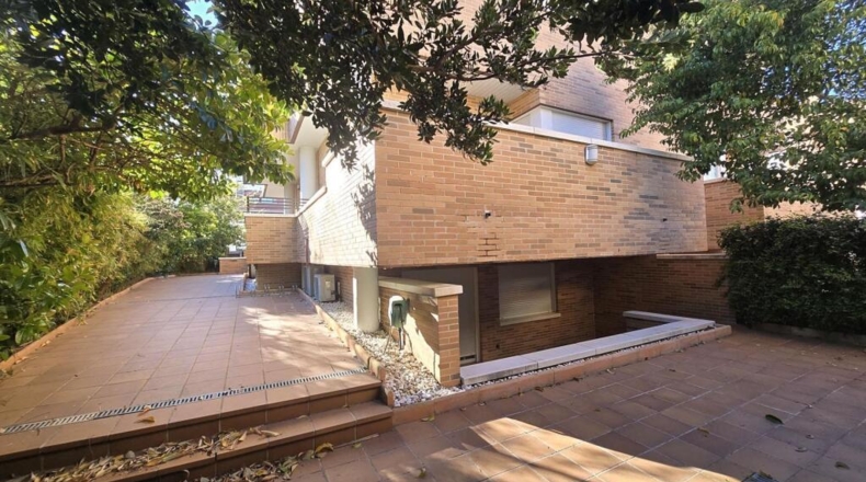 Community of Madrid - Villanueva de la Cañada - 390m2
