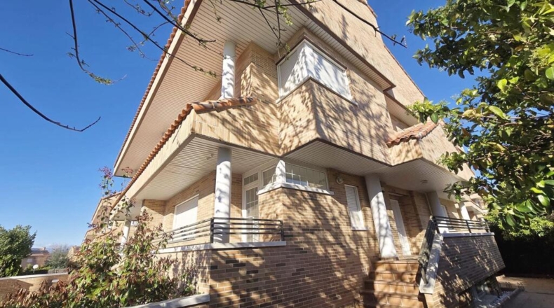 Community of Madrid - Villanueva de la Cañada - 390m2
