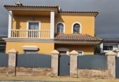 Casa de poble en venda a La Rinconada ref.: TR381380 foto