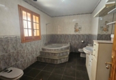 Загородный дом с участком на продажу в городе Purchena. Фото