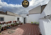 Chalet independiente con terreno en venta en Jaén ref: TR409406 foto