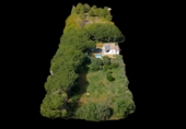 Отдельно стоящий дом с участком на продажу в городе Chiclana de la Frontera. Фото