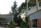 Отдельно стоящий дом с участком на продажу в городе Понтеведра Фото