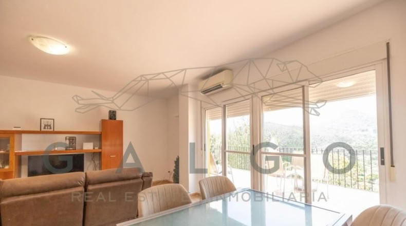 Valencia - Gilet - 570m2