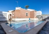 Chalet independiente con terreno en venta en la España, Torrevieja, ref: TR409888 foto