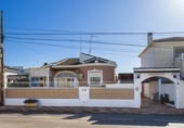 Chalet independiente con terreno en venta en la España, Torrevieja, ref: TR409888 foto