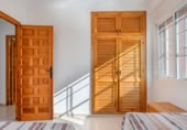 Chalet independiente con terreno en venta en la España, Torrevieja, ref: TR409888 foto