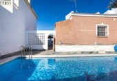 Chalet independiente con terreno en venta en la España, Torrevieja, ref: TR409888 foto