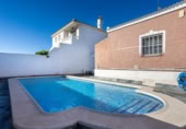 Chalet independiente con terreno en venta en la España, Torrevieja, ref: TR409888 foto