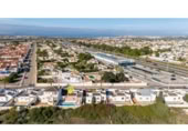 Chalet independiente con terreno en venta en la España, Torrevieja, ref: TR409888 foto