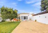 Chalet independiente con terreno en venta en la España, Chiclana de la Frontera, ref: TR409896 foto