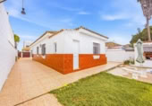 Chalet independiente con terreno en venta en la España, Chiclana de la Frontera, ref: TR409896 foto