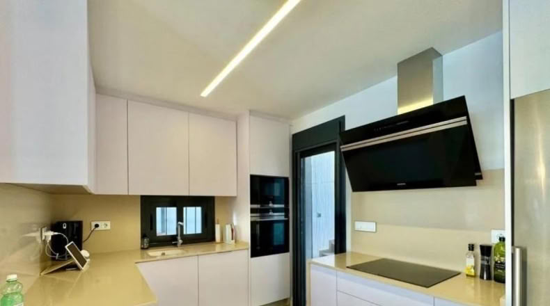 Аликанте - Сан-Мигель-де-Салинас - 300m2