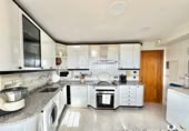 Chalet independiente con terreno en venta en la España, Poyales del Hoyo, ref: TR368711 foto