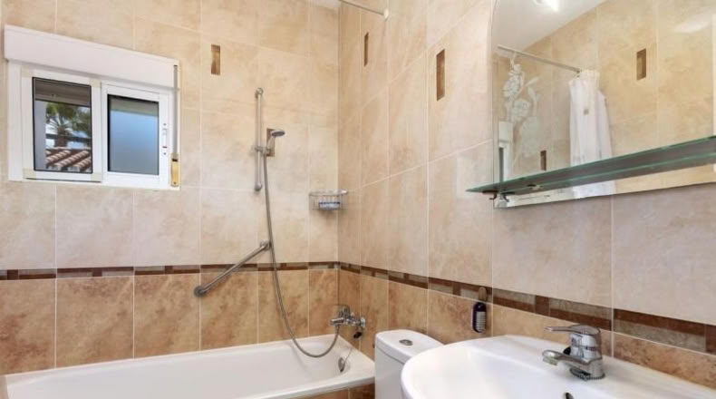 Málaga - Pizarra - 3200m2