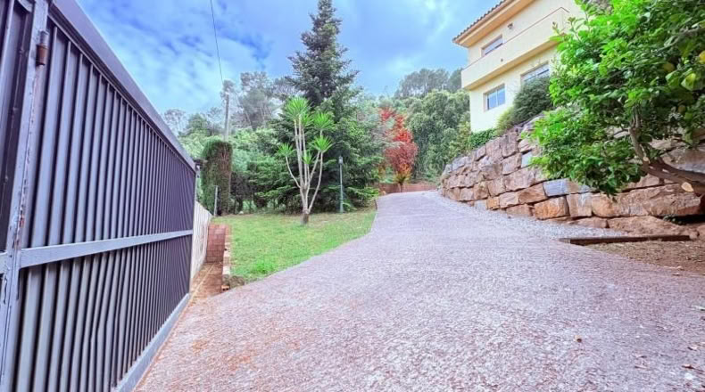 Barcelona - Castellar del Vallès - 935m2