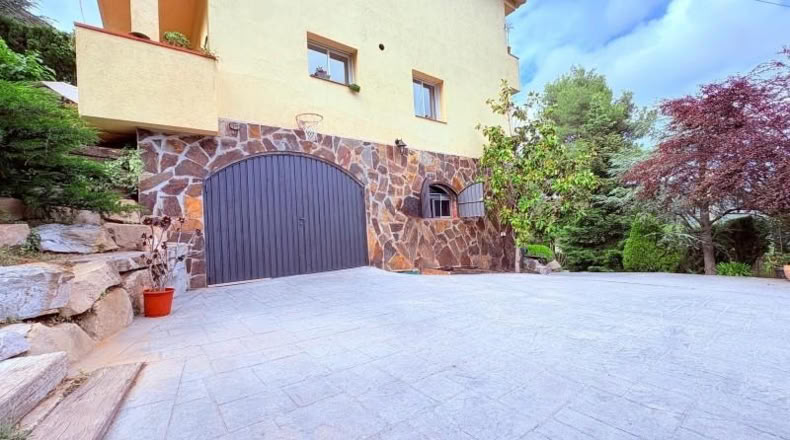 Barcelona - Castellar del Vallès - 935m2