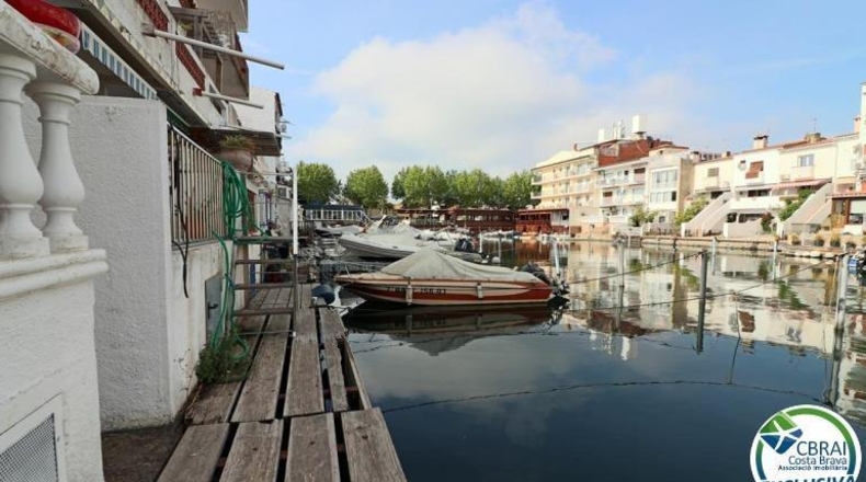 Girona - Кастельо-д'Эмпуриес - 73m2