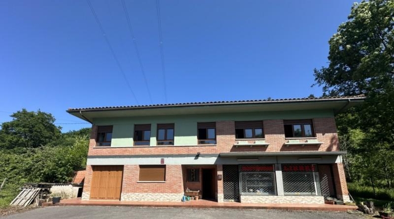 Astúries - Pola de Siero - 7300m2