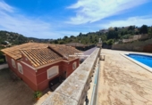 Xalet independent amb terreny en venda a la España, Castellet, ref.: TR410099 foto