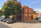 Дом с участком на продажу в городе Севилья Фото