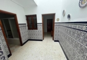 Дом с участком на продажу в городе La Puebla de Cazalla Фото