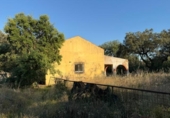 Chalet independiente con terreno en venta en la España, Badajoz, ref: TR410255 foto