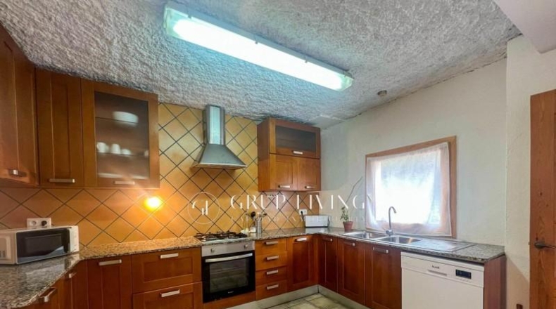 Барселона - Torrelles de Foix - 182m2