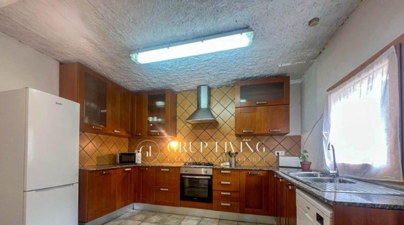 Барселона - Torrelles de Foix - 182m2