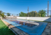 Дом с участком на продажу в городе Purchil Фото