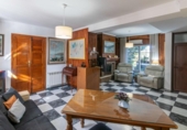 Дом с участком на продажу в городе Purchil Фото