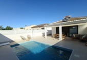 Chalet independiente con terreno en venta en la España, Torrevieja, ref: TR410443 foto