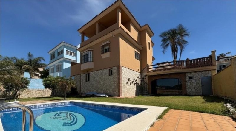 Cadiz - Algeciras - 592m2