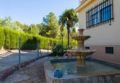 Chalet independiente con terreno en venta en la España, Alzira, ref: TR411364 foto
