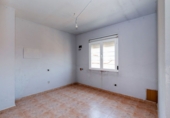 Chalet adosado con terreno en venta en Oropesa ref: TR410475 foto